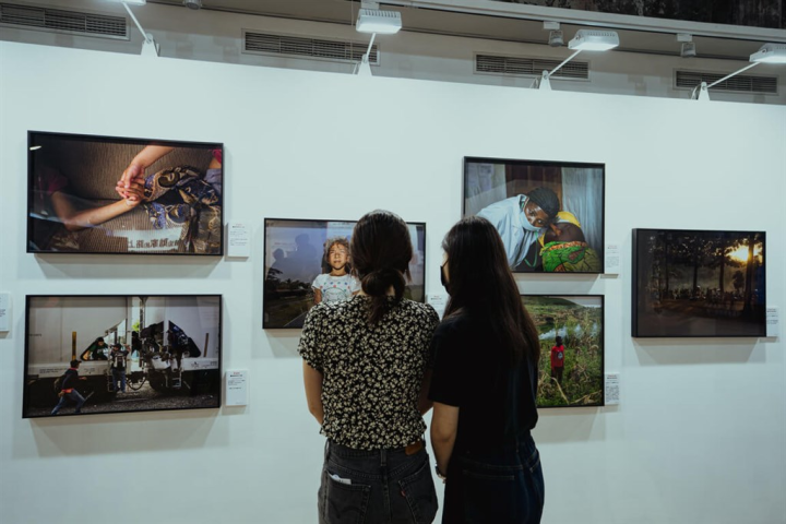 台灣無國界醫生基金會每年都會定期舉辦展覽，加深外界對於無國界醫生的認識。圖為民國111年6月舉辦的難民紀實展。（台灣無國界醫生基金會提供）