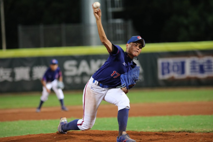 U12世界盃少棒錦標賽台灣隊投打好手陳瑞鑫31日預賽第3戰後援登板，飆速125公里，投2局飆4K助隊奪勝，首度登板投球就達成賽前設定至少三振3名打者目標。（中華民國棒球協會提供）