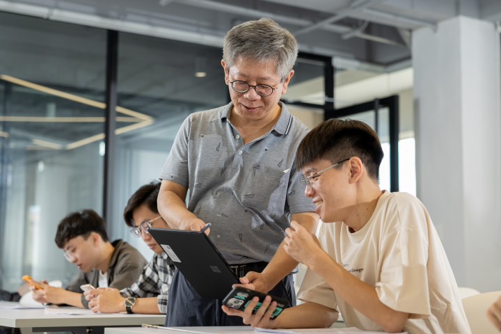 國立高雄科技大學化學工程與材料工程系教師陳樹人