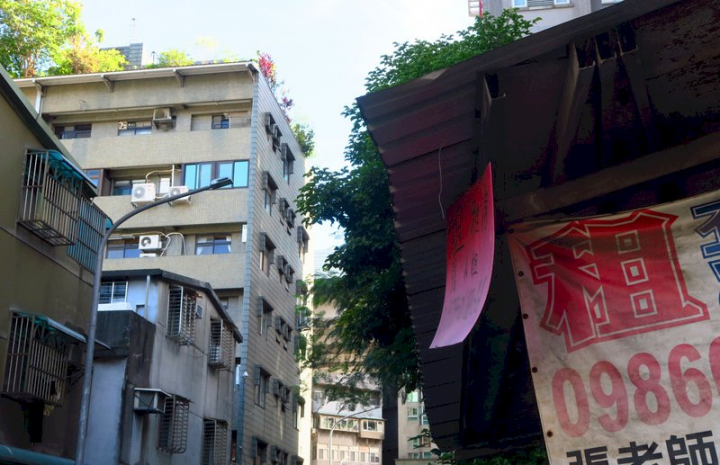 內政部營建署表示，「300億元租金補貼專案」只要年滿20歲以上國民，月均所得低於最低生活費3倍，且名下沒有住宅都可申請，大學租屋也可以。 示意圖。 (圖：中央社)