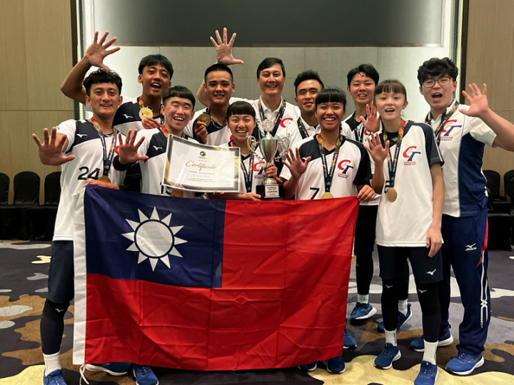 2022年亞洲盃5人制棒球賽（Baseball 5）在馬來西亞 吉隆坡舉行，總計9支球隊參賽，台灣代表隊戰績亮 眼，拿下首屆賽事冠軍創紀錄，並取得年底世界盃參 賽資格。 （中華民國棒球協會提供）