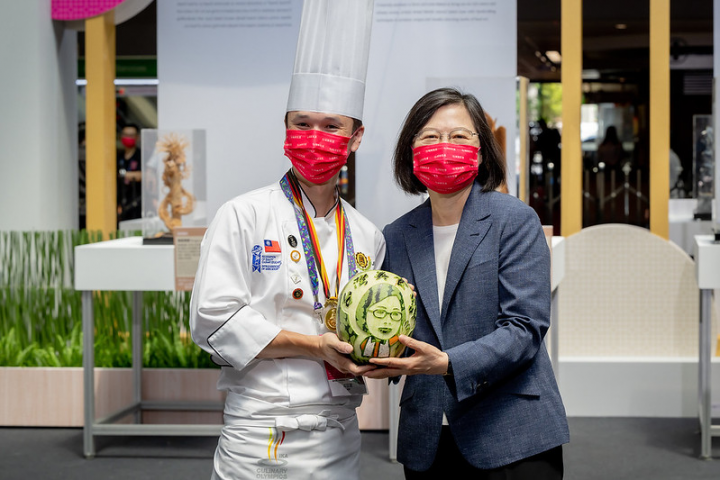 蔡英文總統5日上午出席「2022臺灣美食展開幕典禮」