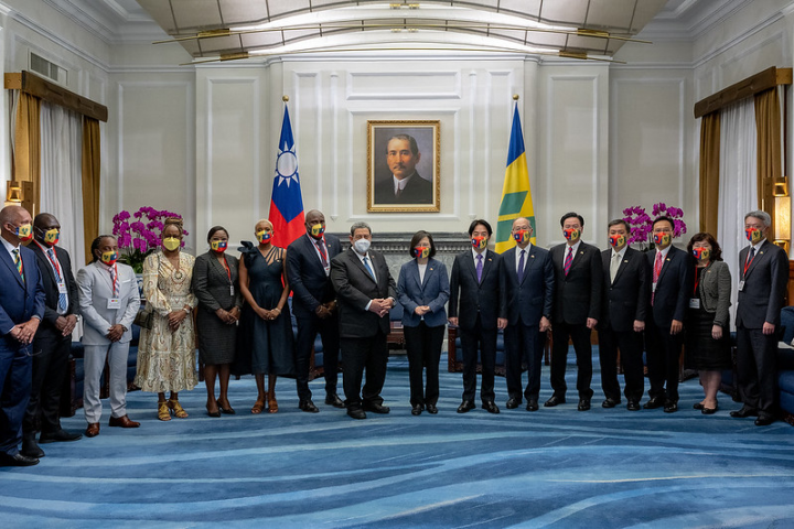 President Tsai Ing-wen and Prime Minister Ralph Gonsalves of Saint Vincent and the Grenadines hold bilateral talks