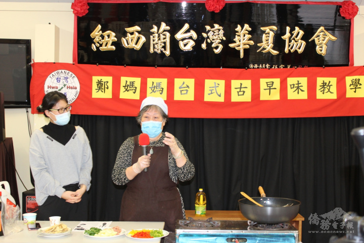 人稱鄭媽媽的顏鳳玉傾囊相授烹煮臺灣古早味麻油雞