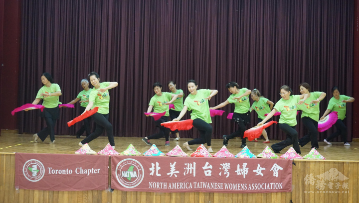 北美洲臺灣婦女會多倫多分會「2022年舞蹈夏令營」結業成果展學員演出「綠島小夜曲」