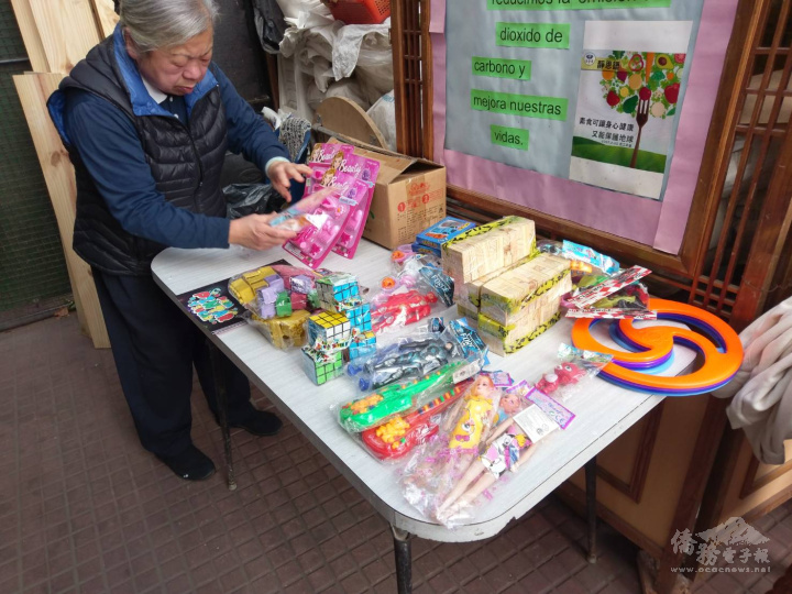 阿根廷志工整理包裝二手玩具後煥然一新