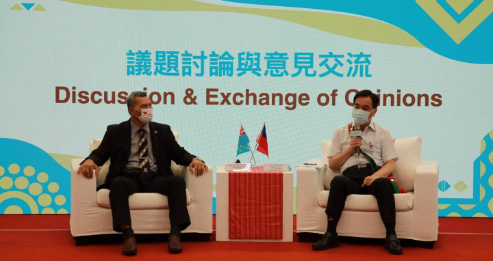 拿塔諾總理與原住民族委員會主任委員夷將‧拔路兒會晤，雙方就如何促進南島民族交流交換意見。