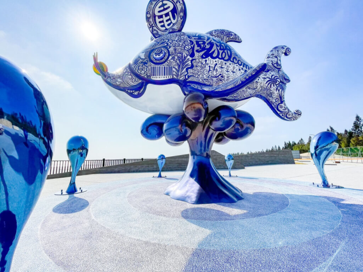 澎湖國家風景區管理處「嗨鼠地景藝術」榮獲IAA國際獎項協會聯盟旗下所屬謬思創意設計大獎景觀類雕塑組金獎。（澎管處提供）