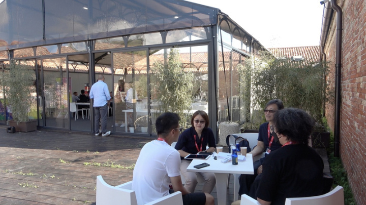 內容合資市場展為威尼斯影展重要產業平台，精選全球優秀作品至此交流，激盪火花，入選的台灣沉浸式內容作品也在此尋找各種合作可能性。照片攝於9月4日。