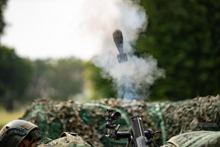 陸軍步兵203旅「新制14天教育召集訓練」60迫砲訓練彈射擊。