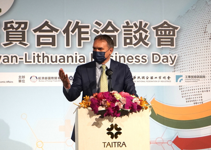 即將出任立陶宛駐台經貿辦事處首任代表的盧百利（Paulius Lukauskas），12日出席出席經濟部國際貿易局與外貿協會舉辦的「2022年台立經貿合作洽談會」。