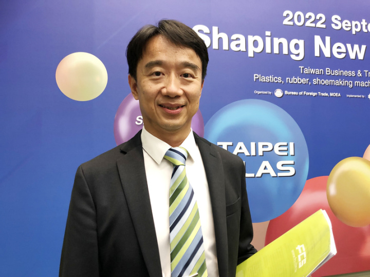 塑膠射出機廠富強鑫印度廠明年目標轉盈，公司看好明年電動車和醫療應用成長。圖為富強鑫執行長王俊賢。