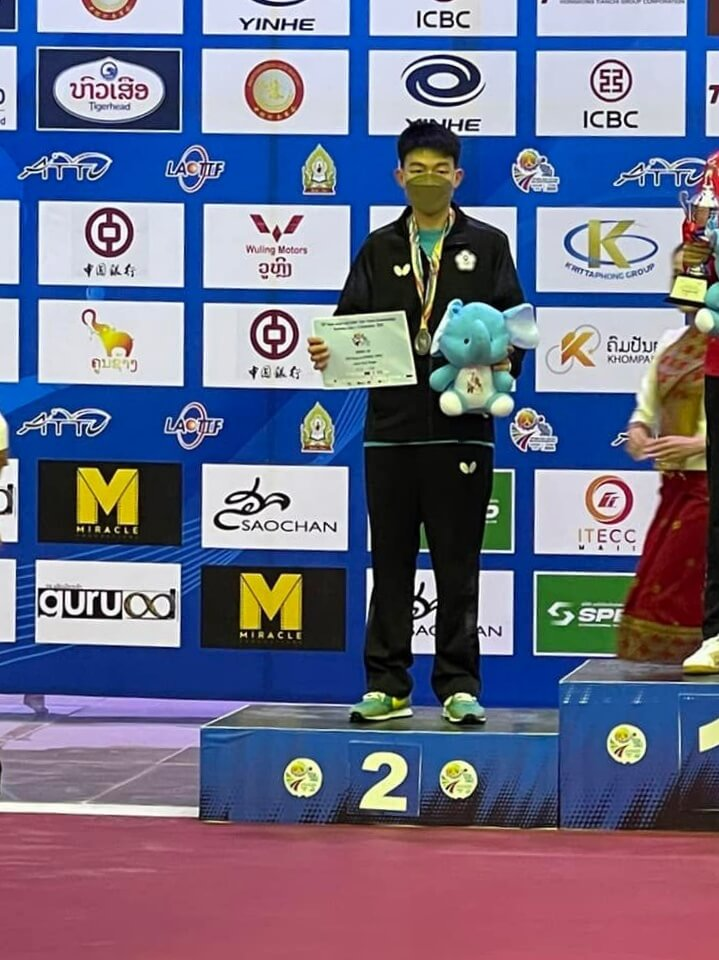 第26屆亞洲青少年桌球錦標賽在寮國永珍舉行，台灣小將高承睿在U19組帶回台灣史上首面亞青男單銀牌。（圖取自facebook.com/TCB.Bank.tt）