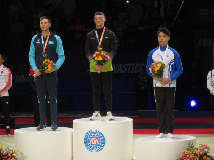 FIG世界體操挑戰賽巴黎站25日傳捷報，台灣體操好手蕭佑然（右）在鞍馬決賽繳出14.350分，獲得銅牌。（體操協會提供） 