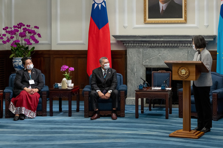 President Tsai Ing-wen and Prime Minister Kausea Natano of Tuvalu hold bilateral talks.