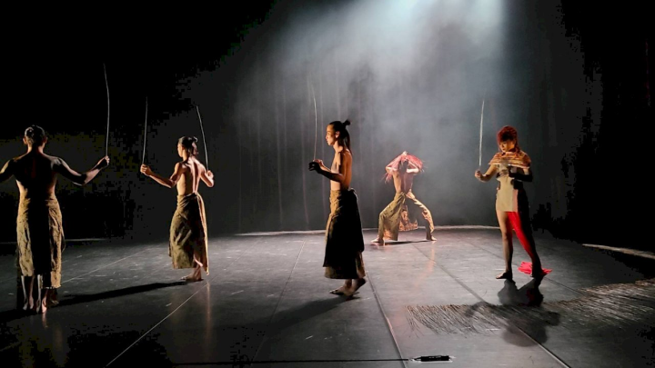 世紀當代舞團藝術總監暨編舞家姚淑芬再推新作《日者》，靈感來自印尼傳統文化與舞蹈，充滿古老儀式性符碼。(江昭倫 攝)