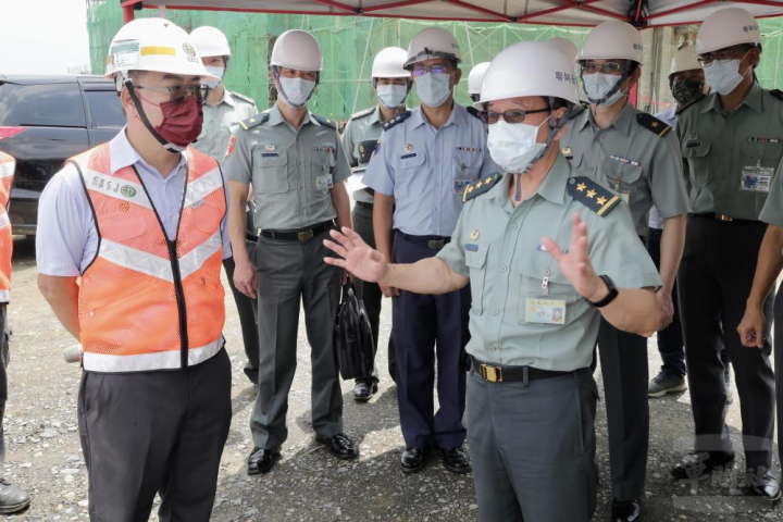 王副部長視導大樹北營區新建工程施工進度。