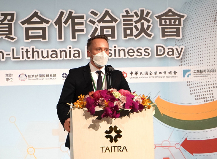 立陶宛經濟暨創新部新任政次澤麥提斯（Karolis Žemaitis），12日出席出席經濟部國際貿易局與外貿協會舉辦的「2022年台立經貿合作洽談會」。
