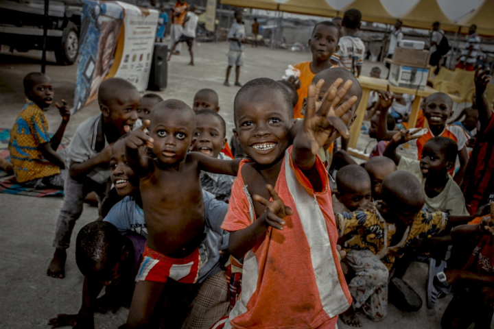 非洲許多兒童失去受教育機會，聯合國「教育不能等待」(Education Cannot Wait)基金會推動送孩子上學計畫。示意圖。(Pixabay)