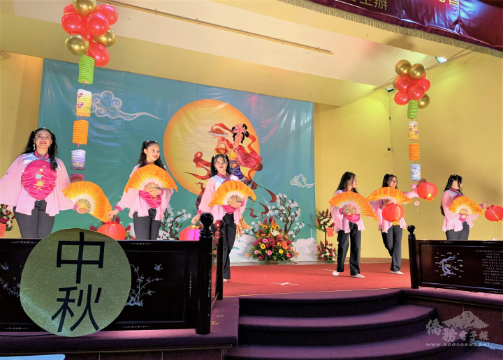 華僑總會華文班舞蹈組學生之精彩演出