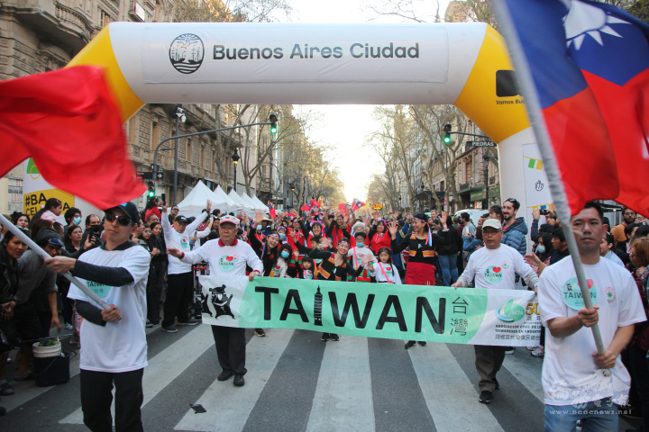 阿根廷布宜諾斯艾利斯移民節，臺灣受邀同於嘉年華遊行秀臺灣文化