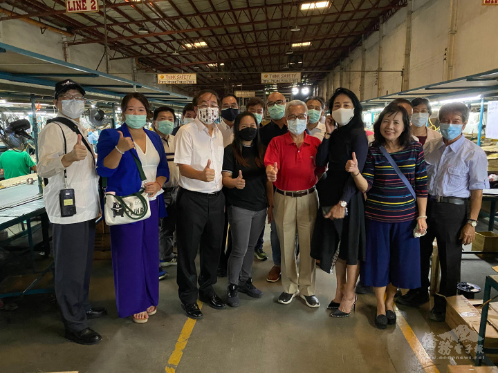 徐佩勇偕臺商企業參觀穩贏企業生產線