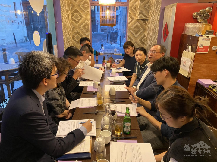 與會者熱烈討論法國臺灣商會與崑山科技大學產學合作的可能性