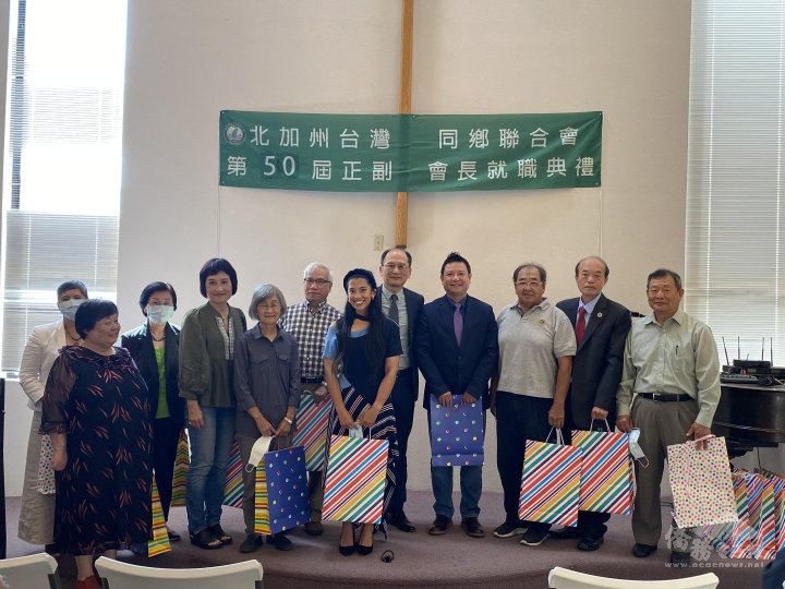 林政原會長(中)感謝第49屆理事團隊協助