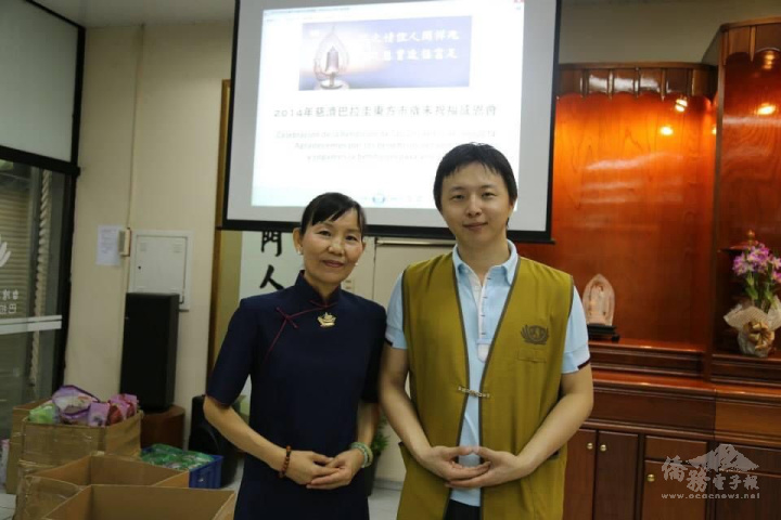 蔡鎮光與其母郭金滿同為慈誠，一同參與慈濟活動