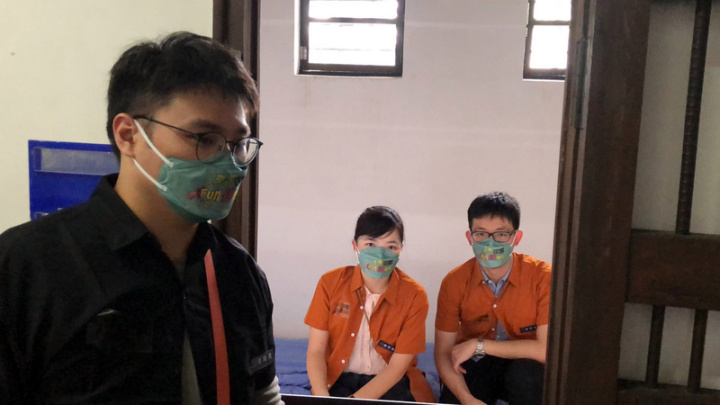 嘉義監獄7日起辦理囚禁體驗，首度在國定古蹟嘉義 舊監獄開放舍房監禁實境體驗；參與活動民眾表示， 實地被囚禁在狹小的囚房，深刻感受自由很可貴。