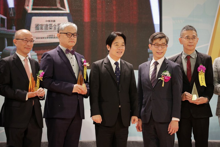 賴清德副總統19日晚間出席「第24屆國家建築金質獎暨第19屆國家品牌玉山獎頒獎典禮」