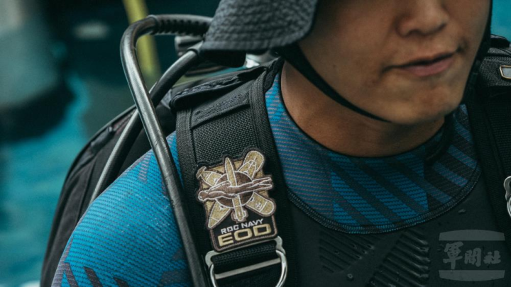 紀毅東以身為海軍水下作業大隊械彈處理中隊的一員為榮。（軍聞社記者陳軍均攝）