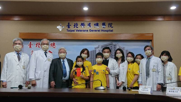 台北榮民總醫院18日舉行記者會指出，台北榮總獨創龐貝氏症診斷標準，將國際間須等待3個月以上才能進入療程的流程，大幅縮減至最快到院6小時內可投藥，北榮所有龐貝氏症病童平均能在9.75天接受到第1次酵素治療。