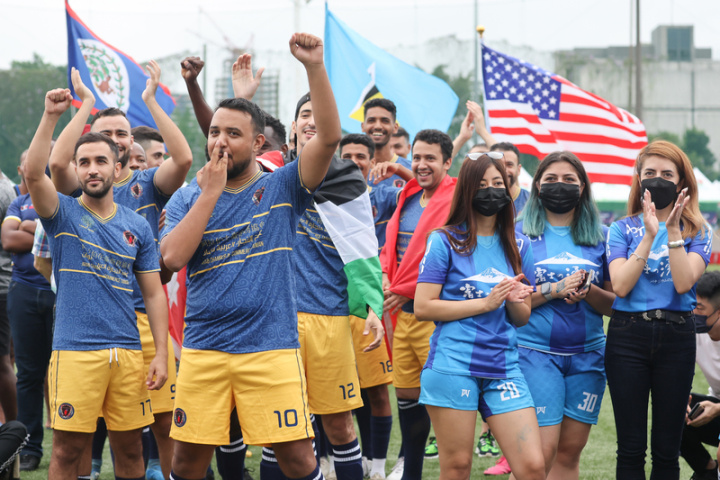 由台灣數位外交協會舉辦的第9屆「台灣國際友誼足球賽」8日在輔仁大學足球場登場，不少在台的外籍人士齊聚，熱情參與賽事。