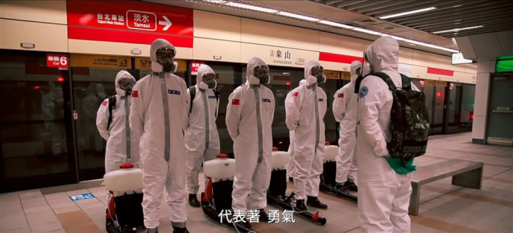 中華文化總會推出影片「Our Heroes，我們的靠山」，邀請導演吳念真獻聲旁白，感謝各界防疫英雄這些日子來的堅持與努力，持續守護台灣人民健康與安全。（中華文化總會提供）