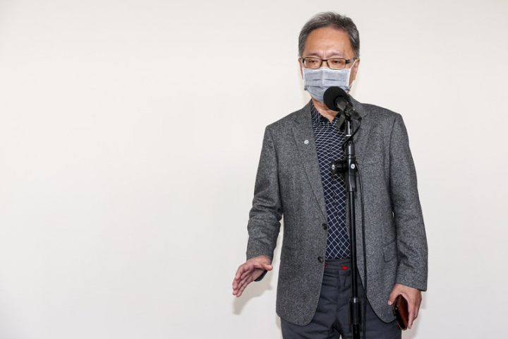 衛福部長薛瑞元在立法院受訪