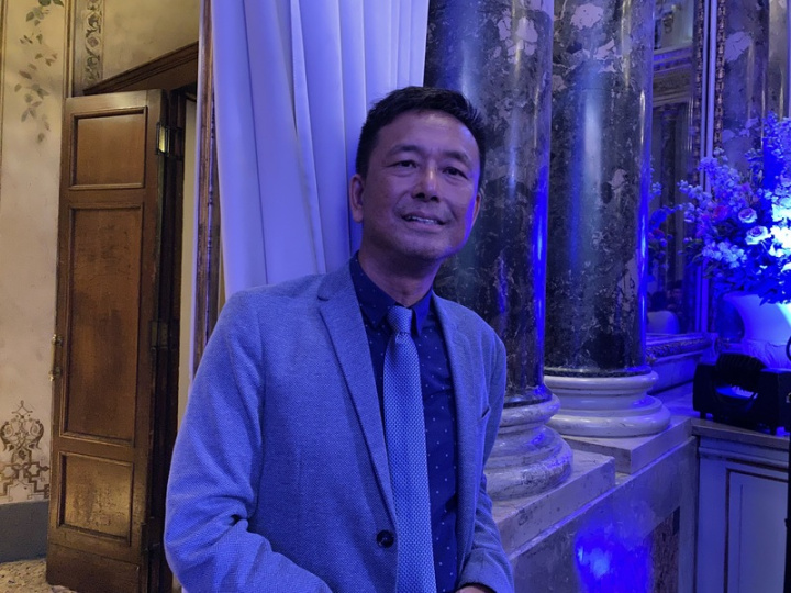 長榮航空米蘭－台北航線27日開航，義大利台商聯誼 會會長賴天福表示，很高興長榮航空增闢米蘭航點， 讓往來米蘭與台灣不用再轉機，除了有益業者洽商， 對於在米蘭的僑民、留學生返鄉也很便利。