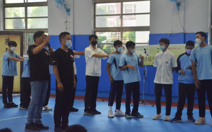  朱德剛相聲社-四維高中