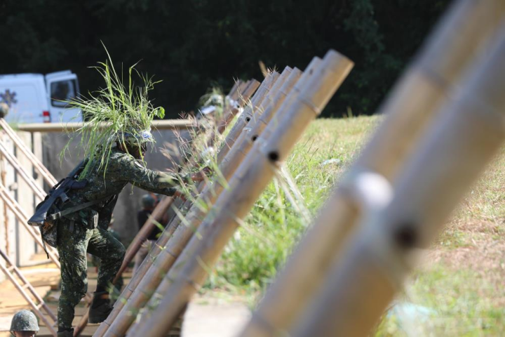 陸軍步兵117旅常備兵役軍事訓練第157梯日前實施期末鑑測「震撼教育」綜合驗收。