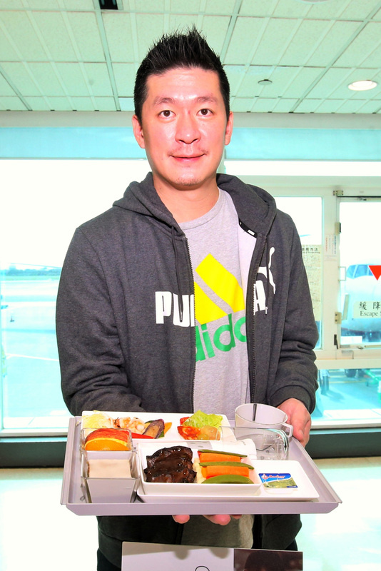 長榮航空公司表示，米蘭航線是長榮航空在解封後開 闢的首條新航線，長榮特別與米其林主廚李皞（Paul  Lee）合作，為全艙等設計義式美饌。