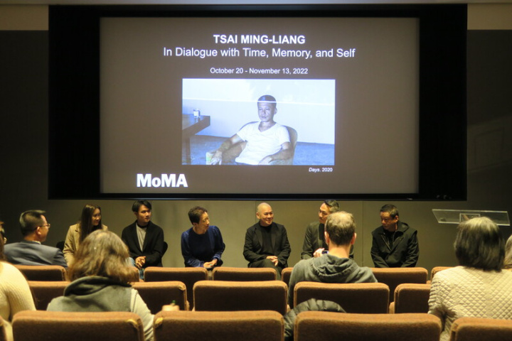 紐約現代藝術博物館舉辦導演蔡明亮回顧展，規劃放映14部長片和4部短片，19日邀請蔡明亮（右3）及演員李康生（右）、亞儂弘尚希（左2）出席記者會。