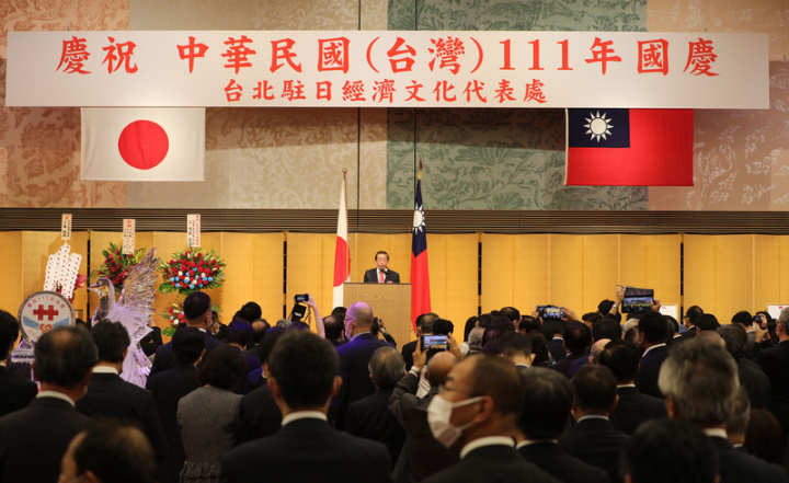 駐日代表處5日在東京舉辦國慶酒會，駐日代表謝長廷致詞時表示，台灣一旦被中國武力統一，美日都危險。他呼籲台日在相互防衛上應具體合作。