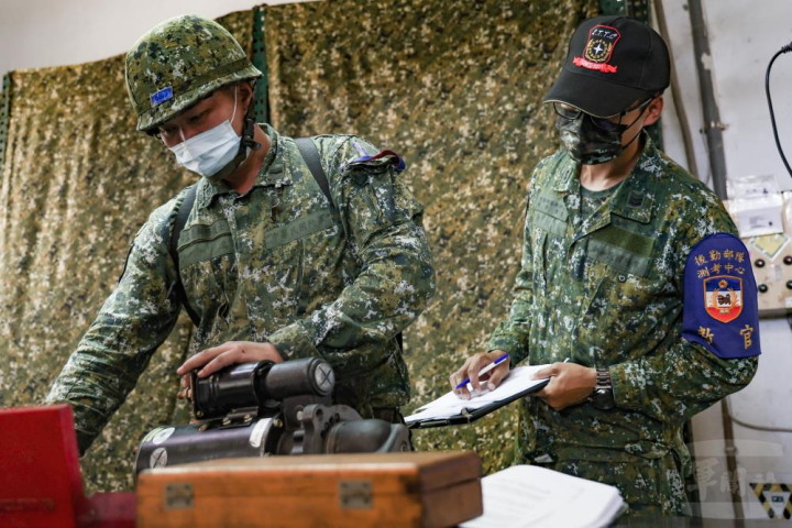 陸軍後勤訓練中心編組所屬測考中心教官，驗證高保廠基地期末鑑測狀況。