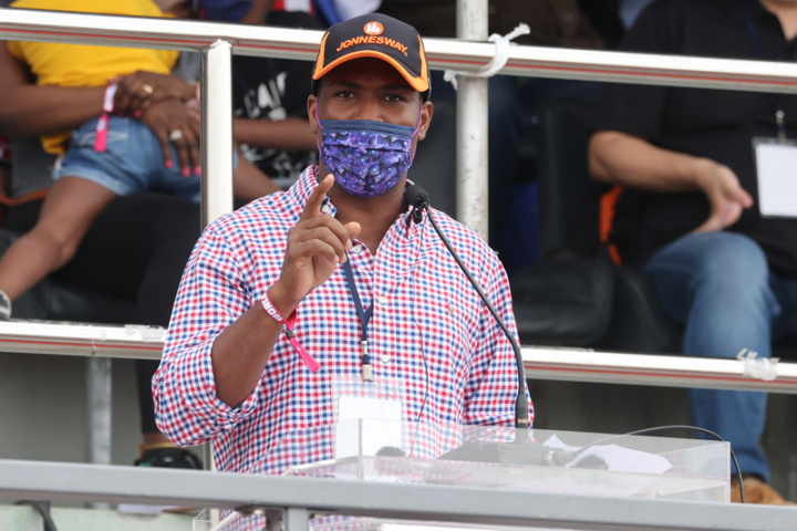 由台灣數位外交協會舉辦的第9屆「台灣國際友誼足 球賽」8日在輔仁大學足球場登場，海地共和國駐台 大使潘恩（Roudy Stanley Penn）致詞表示，球員均以 自己國家為榮，運動不僅是為了樂趣，還有助於促進 身體及心理健康，更重要的是傳承運動價值。