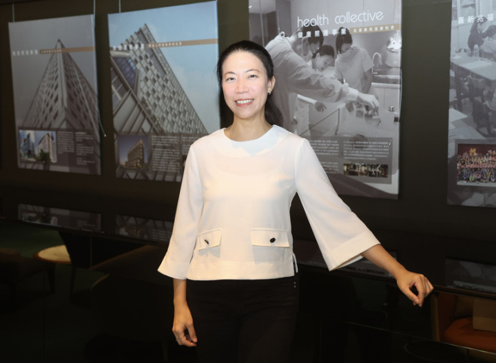 台灣最早一批西進中國的嘉新水泥，決定將水泥事業退出大陸市場後尋求轉型，總經理王立心2013年和接任董事長的表哥張剛綸一起扛下嘉新的老招牌，兩人決定擴張事業版圖至服務業。