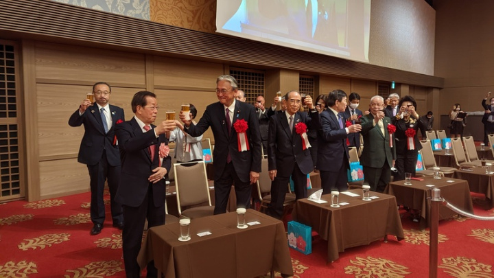 駐日代表謝長廷5日在東京主持國慶晚會，有約160名國會議員、多縣市首長、台僑、友台的國家駐日使節等共逾1000人出席，場面簡單隆重。
