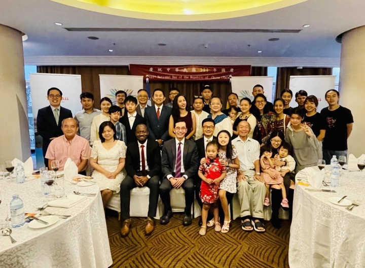 旅居烏干達與盧安達僑胞、台商、台灣NGO組織、烏國主流人士出席國慶酒會