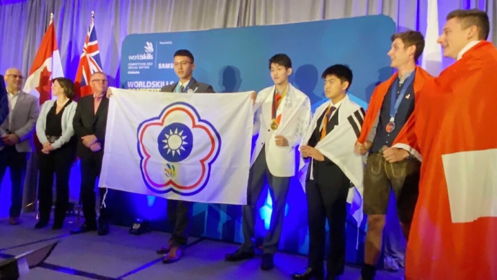 台灣選手林宗漢在加拿大舉行的第46屆國際技能競賽工業機械類別競賽中，勇奪優勝。（駐多倫多辦事處提供）