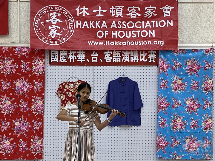 去年冠軍陳恩潔以一首臺語「燒肉粽」榮獲第一名殊榮