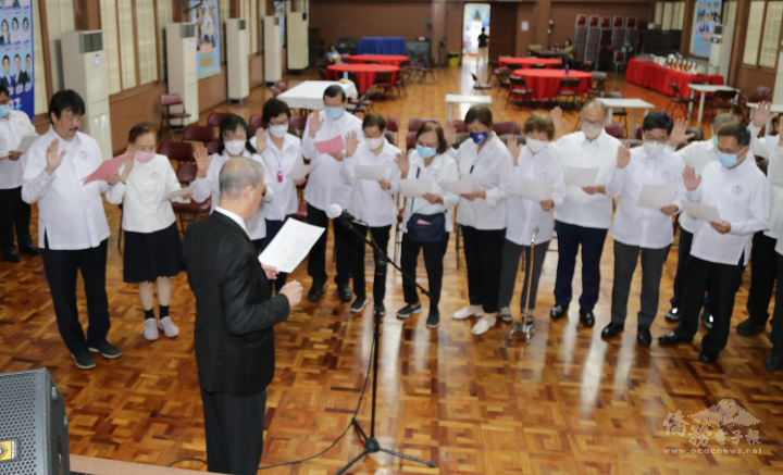 菲華文經總會第42屆委員、候補委員宣誓就職